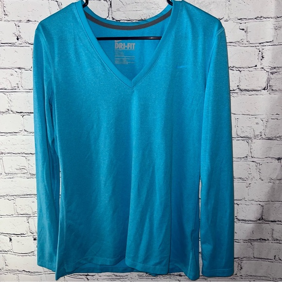 Nike Dri-Fit Women’s V-Neck‎ Activewear Workout Size Medium - Picture 2 of 5